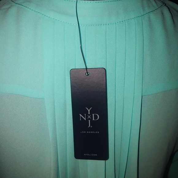 🔥NWT🔥NYDJ FABULOUS Mint Blouse - Picture 3 of 3